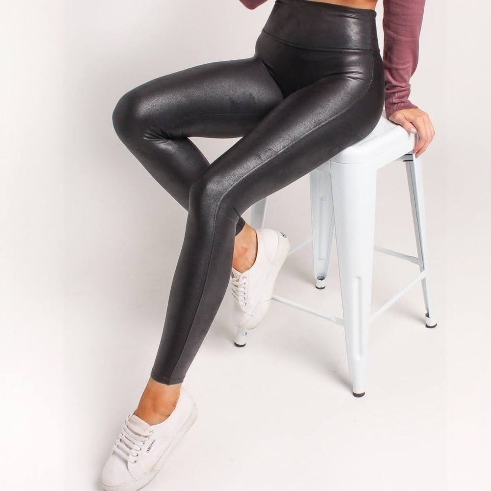 Spanx Faux Leather Black Leggings Size Medium - Picture 3 of 13